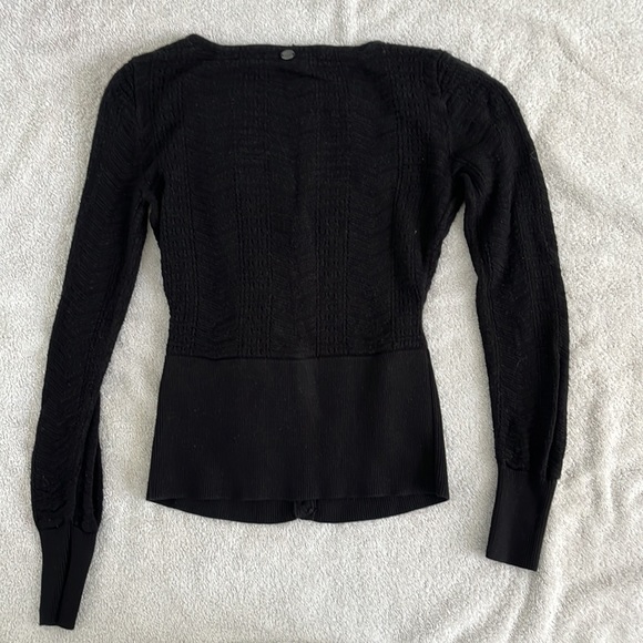 Guess button down crochet sweater - Picture 5 of 7